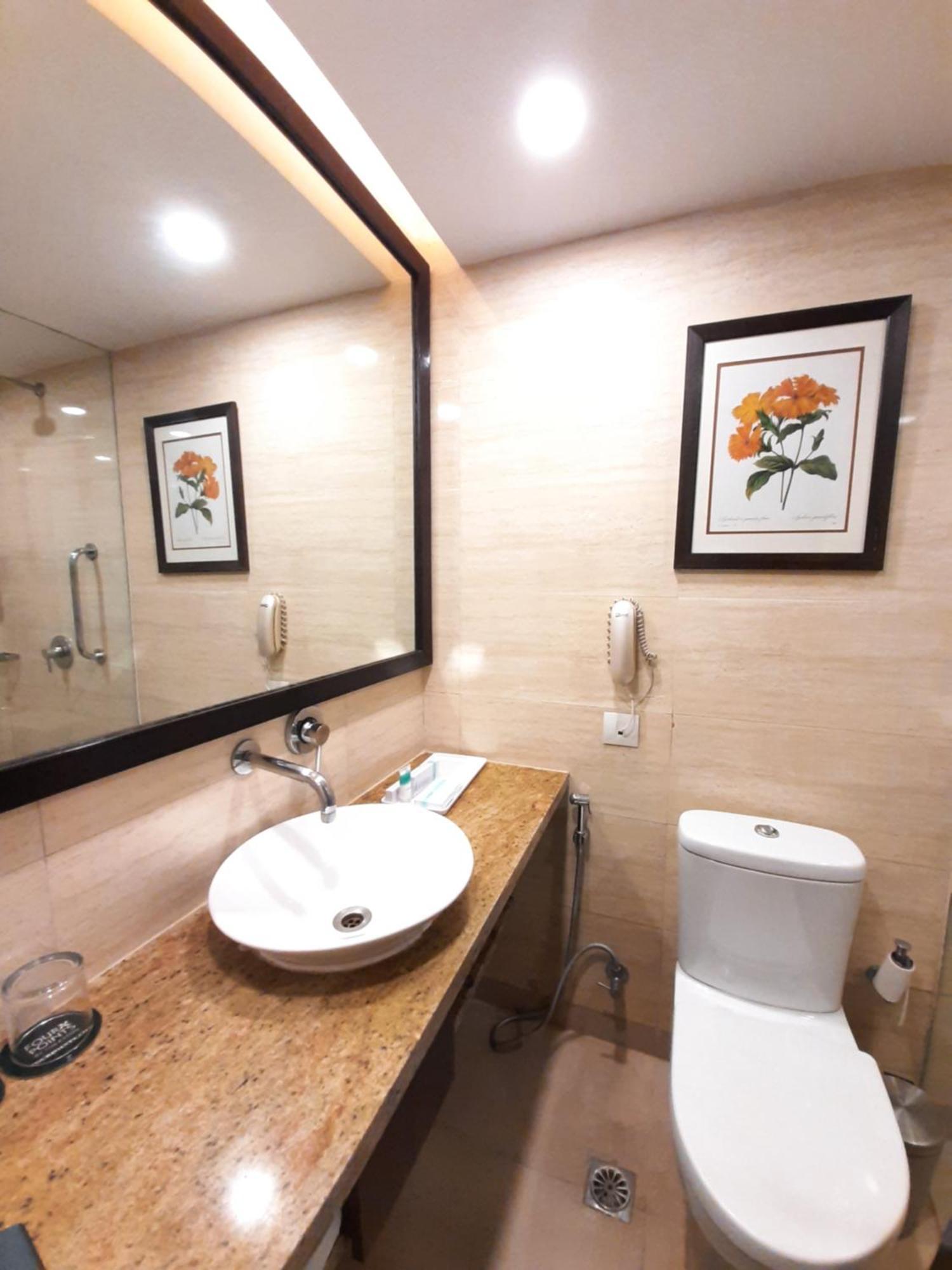 瓦多瑞福朋喜来登酒店 巴罗达 外观 照片
